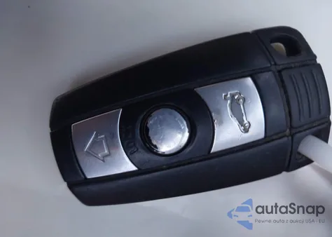 2006 BMW 325I z USA, uszkodzony, nr VIN WBAVB17546NK40667